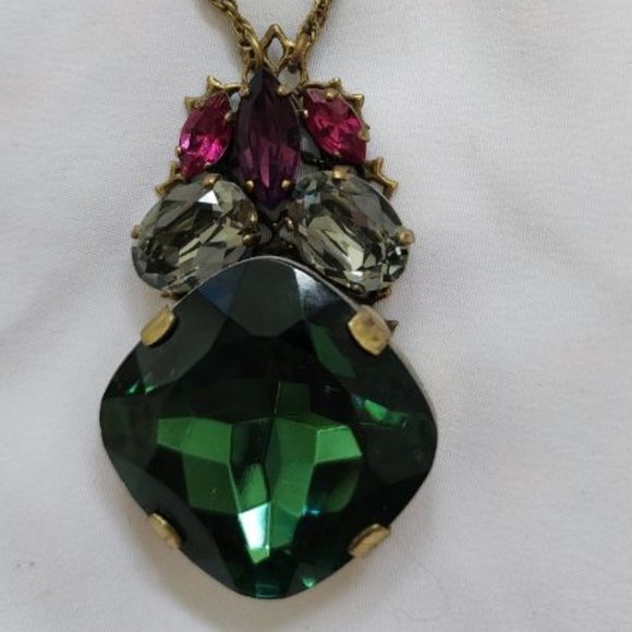 ANTON HEUNIS GREEN PENDANT NECKLACE RASPERRY AMETHYST AND CLEAR CRYSTAL ACCENTS - Picture 2 of 4